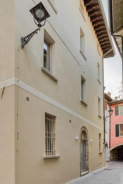 Apartamento Daffy House Desenzano del Garda 0*,